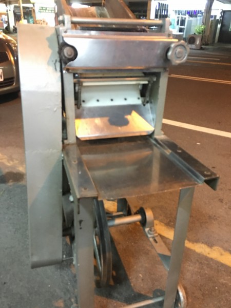 30cm落地型壓麵皮機