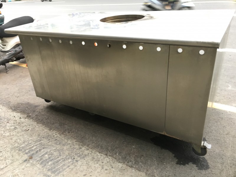 中間單孔車台